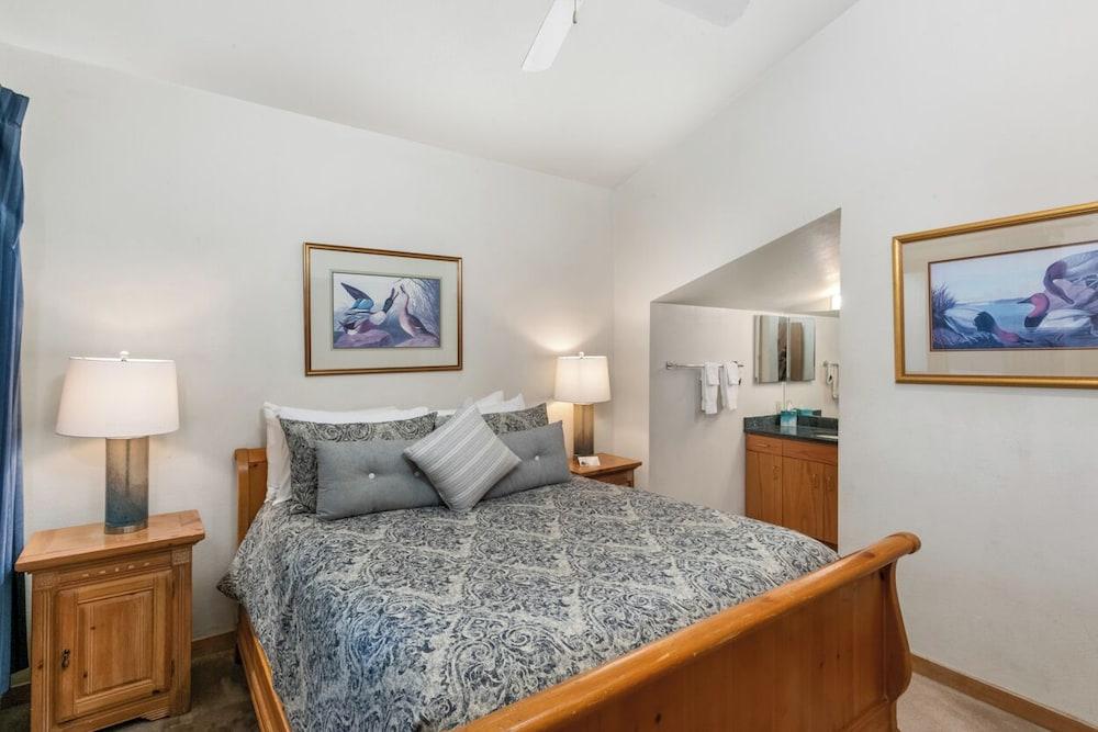 Christiania Condos - CoralTree Residence Collection photo 24