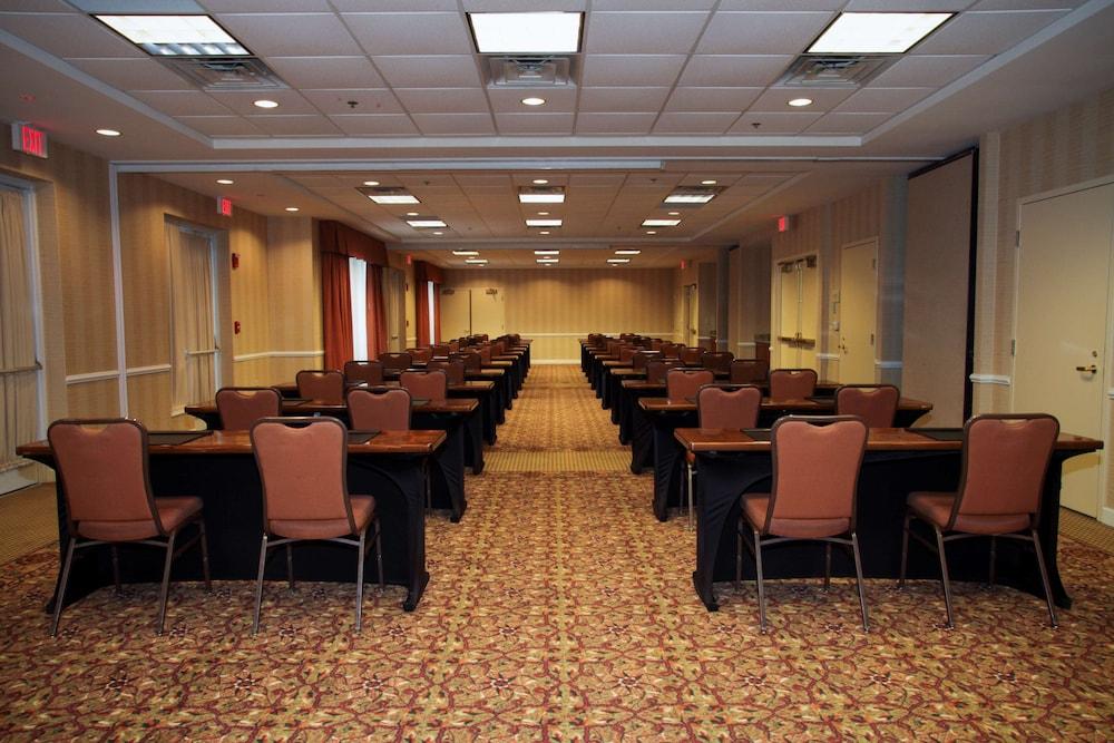 Hilton Garden Inn Chicago / Oak Brook photo 24