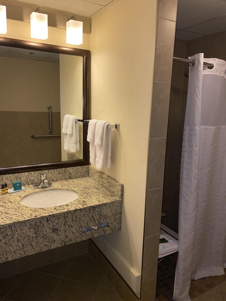 Blossom Hotel & Suites Traverse City photo 37