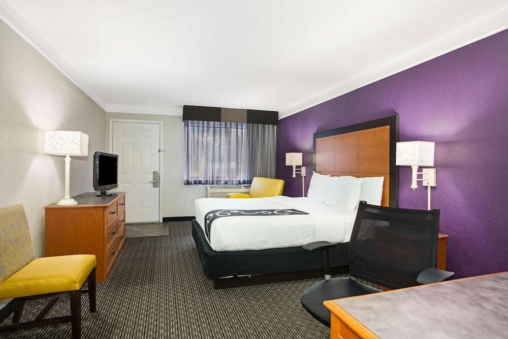 La Quinta Inn by Wyndham San Marcos photo 26