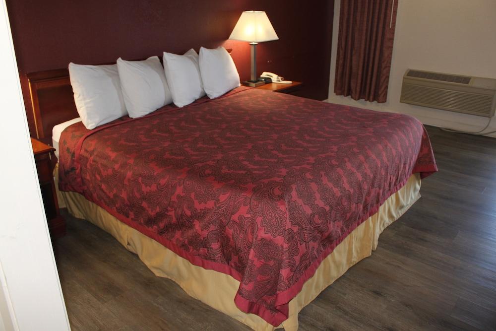 Travel Inn - Buford/Mall of Georgia photo 13