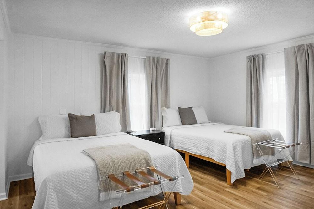 Boardwalk Inn photo 57