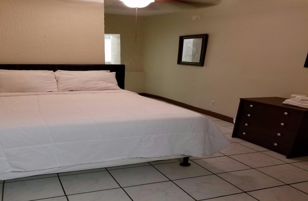 Monterey Inn Hotel photo 21
