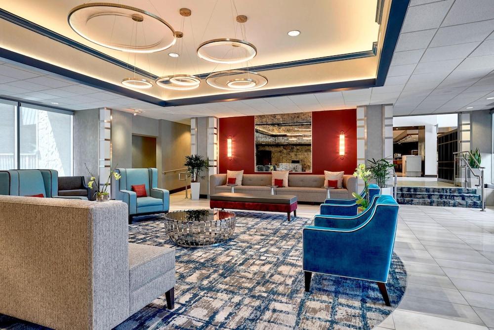 Sheraton Milwaukee Brookfield Hotel photo 4