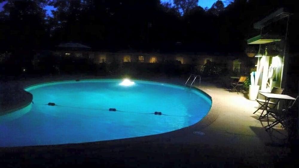 The Saugatuck Retro Resort Motel photo 2