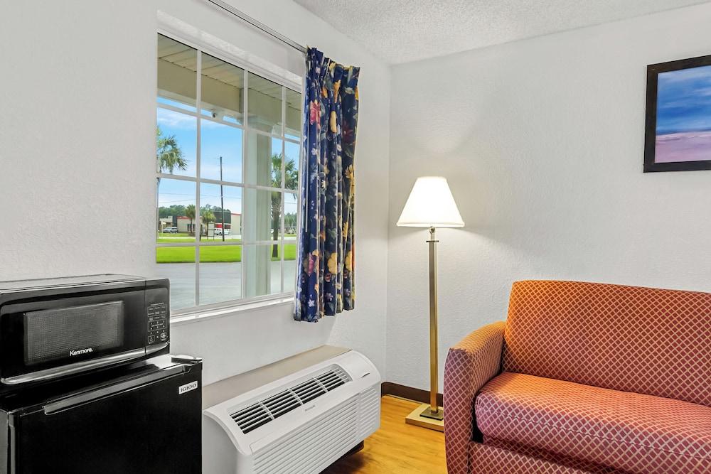 Homestay Inn & Suites photo 12