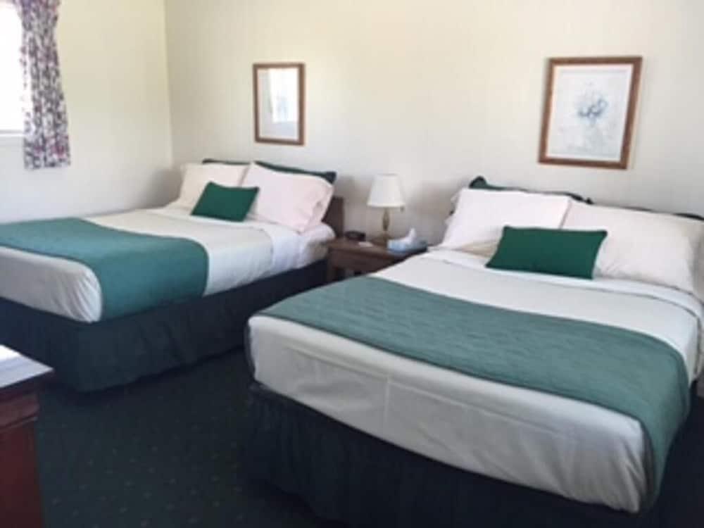 Rock Ledge Motel photo 4