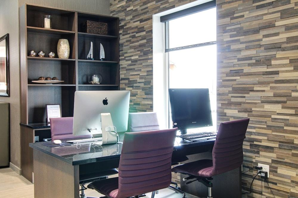 Holiday Inn Express Fargo SW - I-94 Medical Center by IHG photo 25