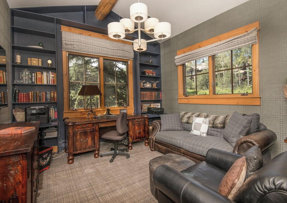 Snowberry by Elevation Accommodations photo 47