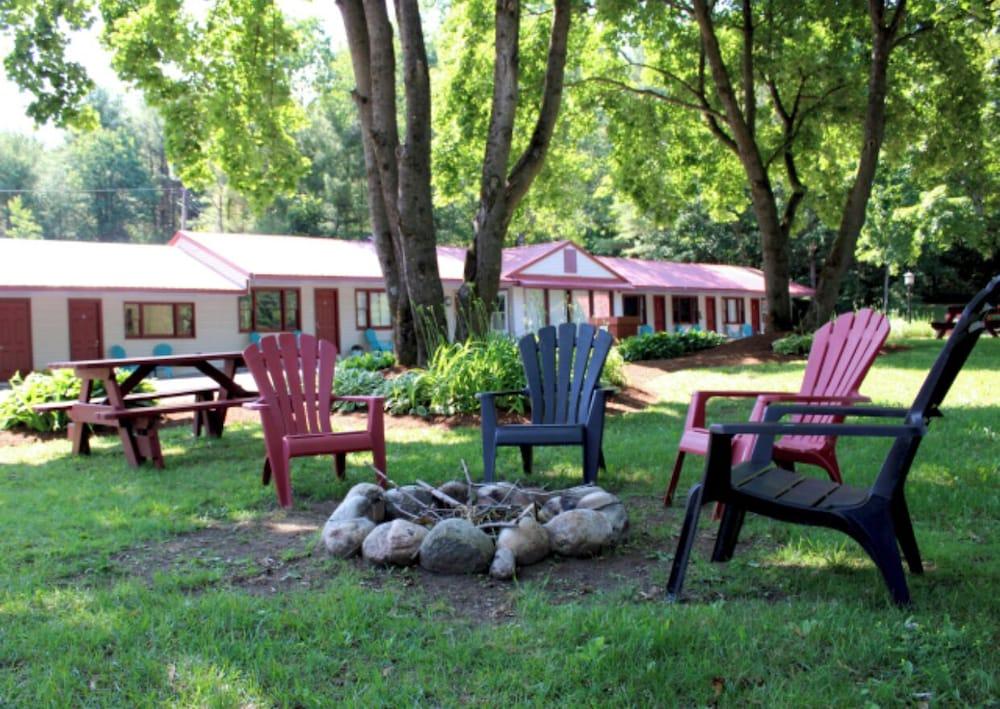 Luzerne Court Motel photo 5