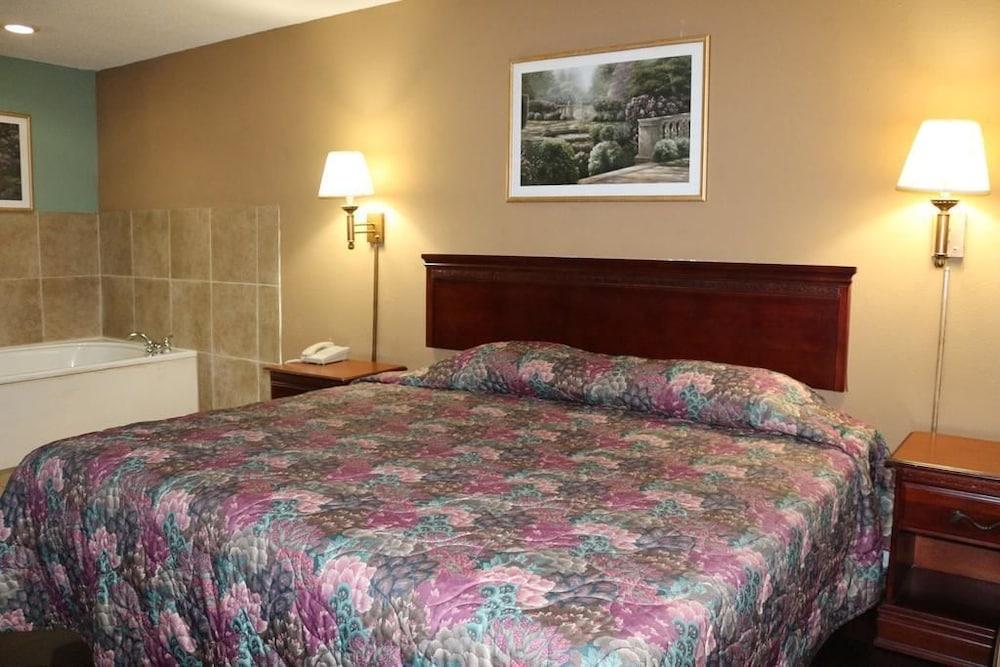 Magnolia Bay Hotel & Suites photo 14
