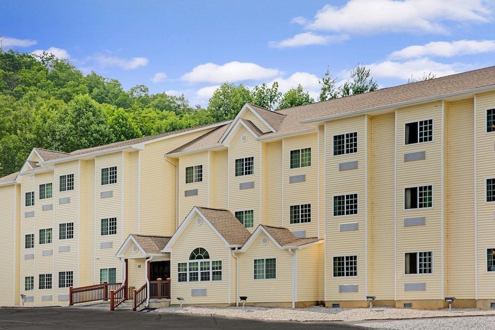 Microtel Inn & Suites by Wyndham Bryson City photo 15