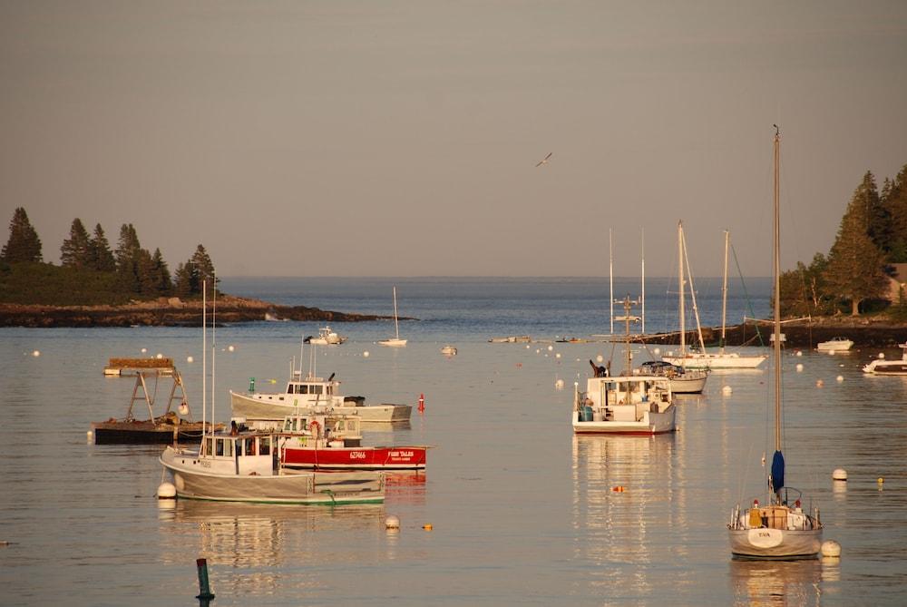 East Wind Inn on the Water photo 39