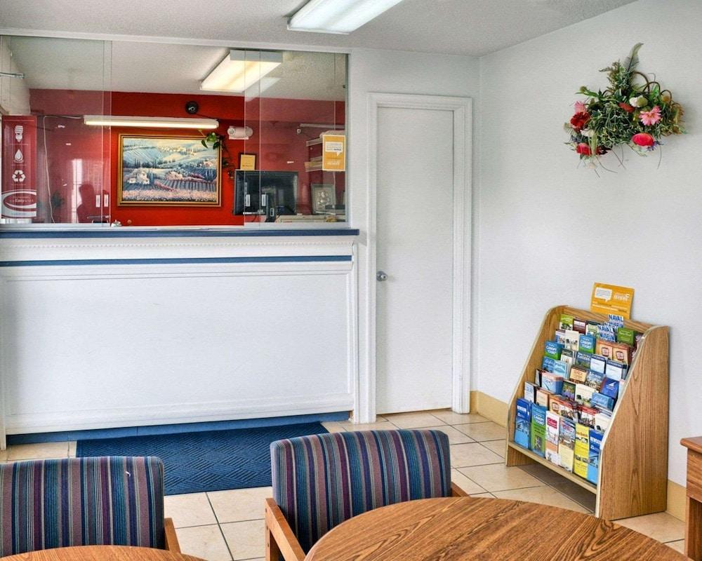 Econo Lodge Ruther Glen photo 2