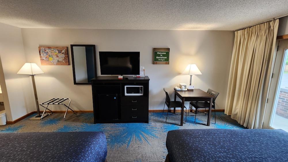 Econo Lodge Lakeshore photo 24