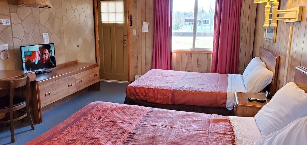 Red Ranch Motel photo 18