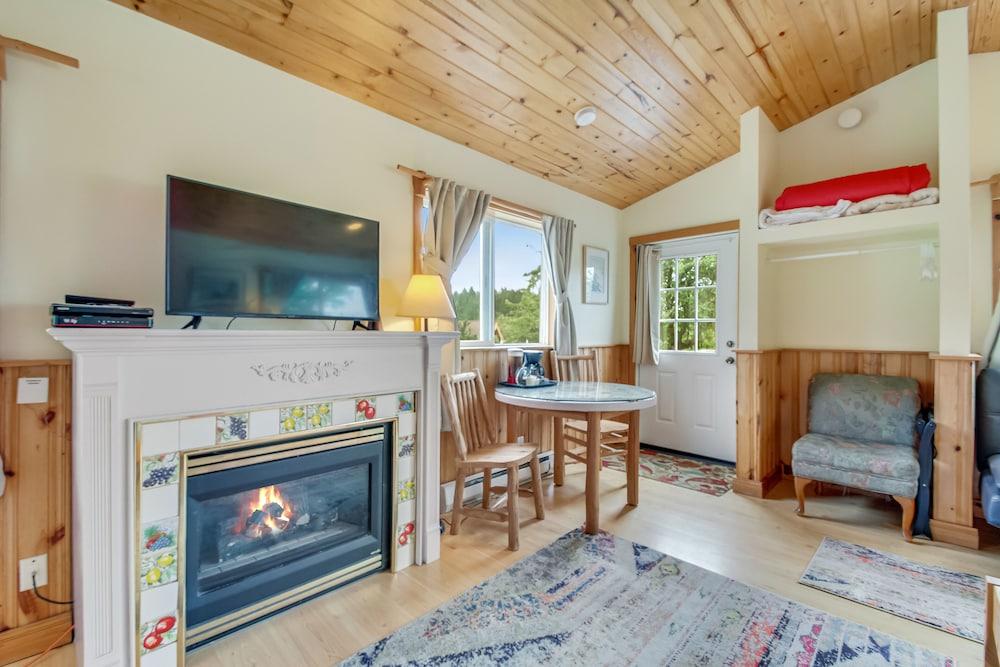 Deer Harbor Inn photo 39