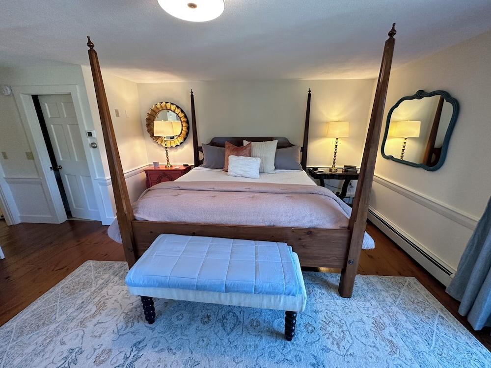 Inn at Perkins Cove photo 5
