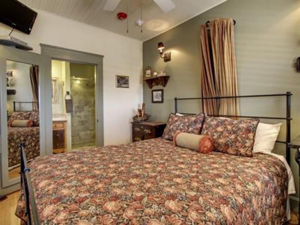 Ghost City Inn photo 20