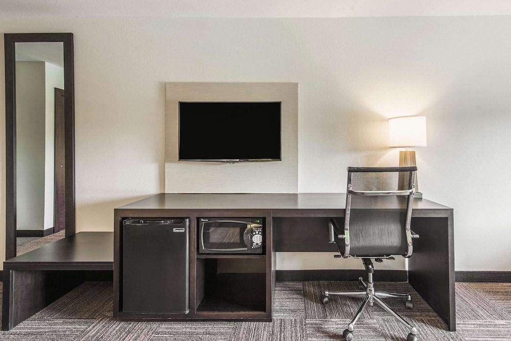 Sleep Inn & Suites Galion photo 23