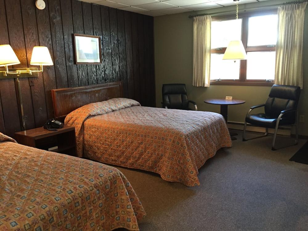 Colonial Hotel-Motel photo 15