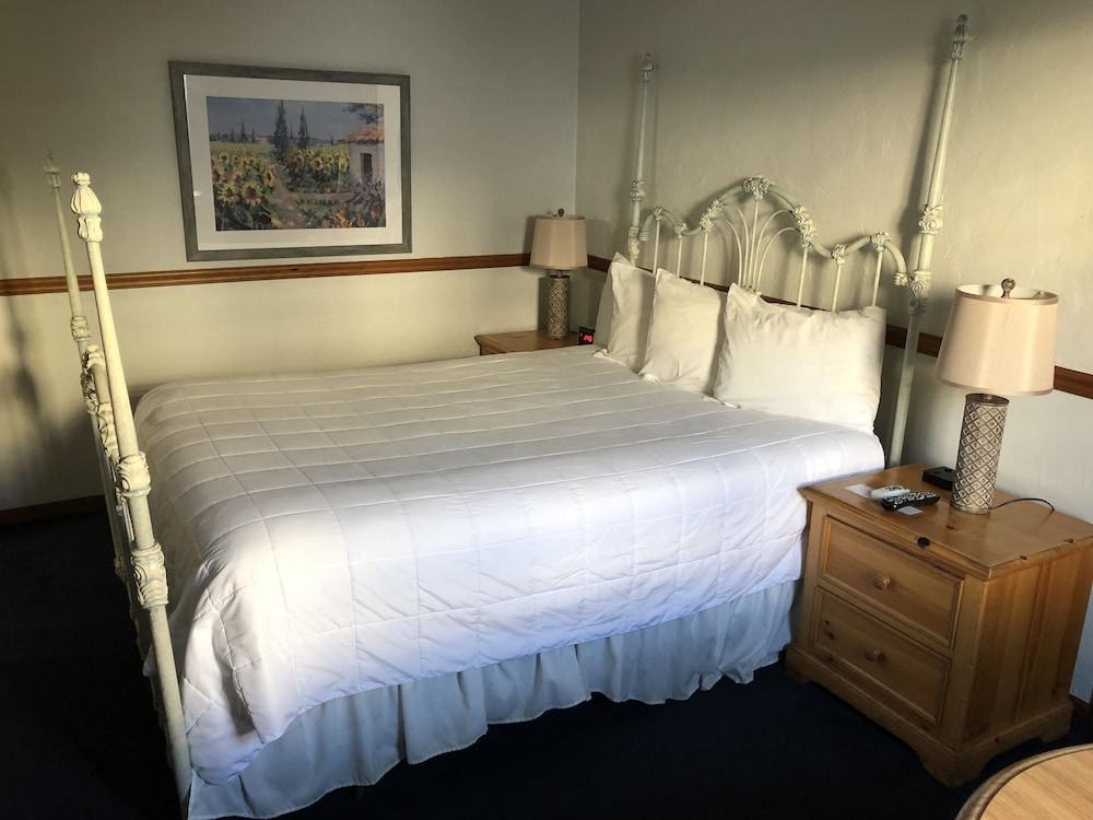 Seacrest Inn photo 57