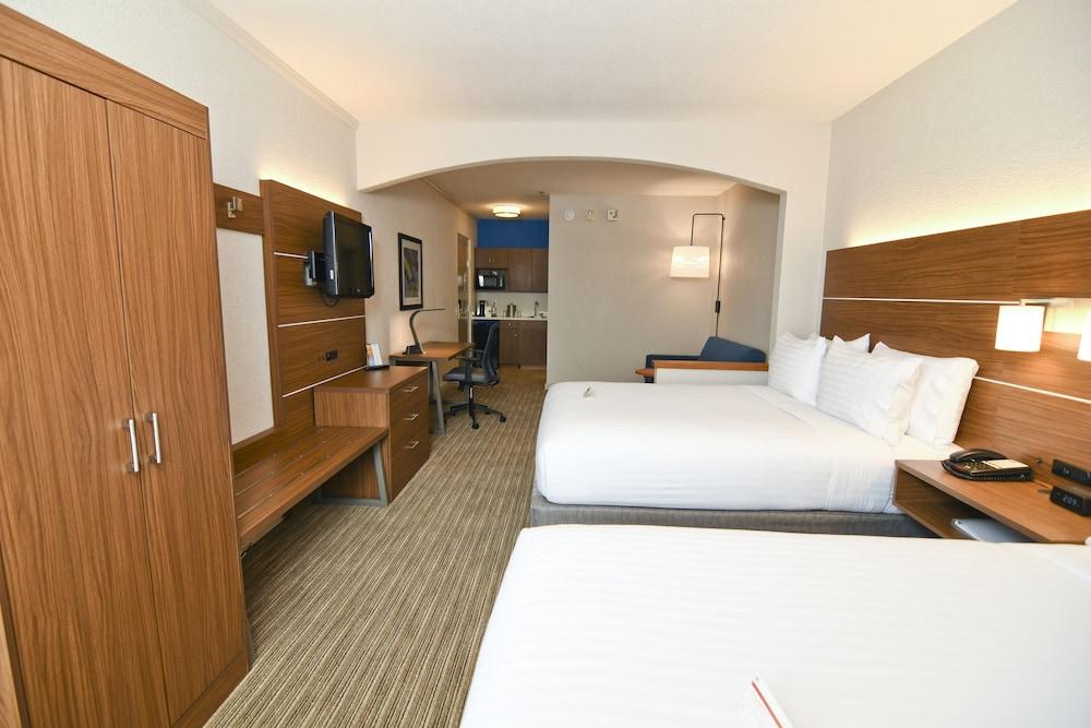 Holiday Inn Express Hotel & Stes Port Clinton-Catawba Island by IHG photo 37