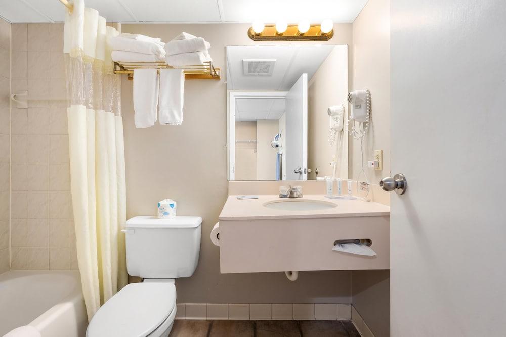 Tidelands Caribbean Hotel and Suites photo 9