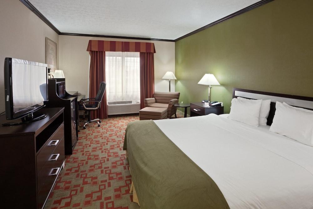 Holiday Inn Express Cleveland Airport - Brookpark by IHG photo 8
