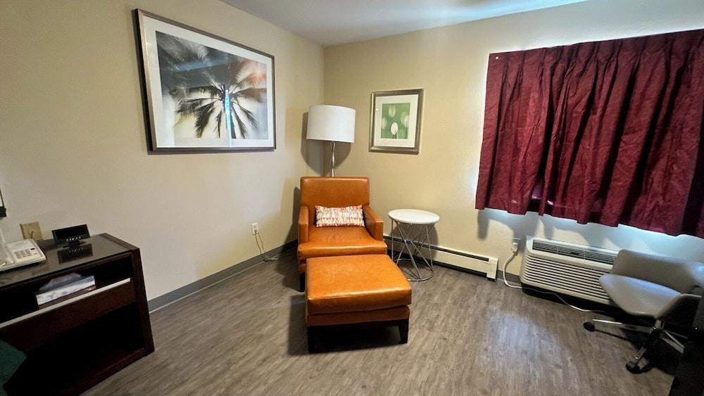 Chesaning Inn & Suites photo 47