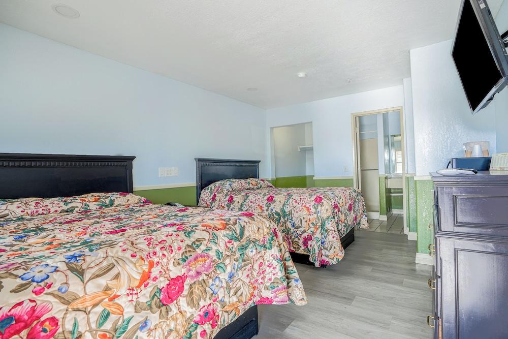 Day&Night Inn photo 9
