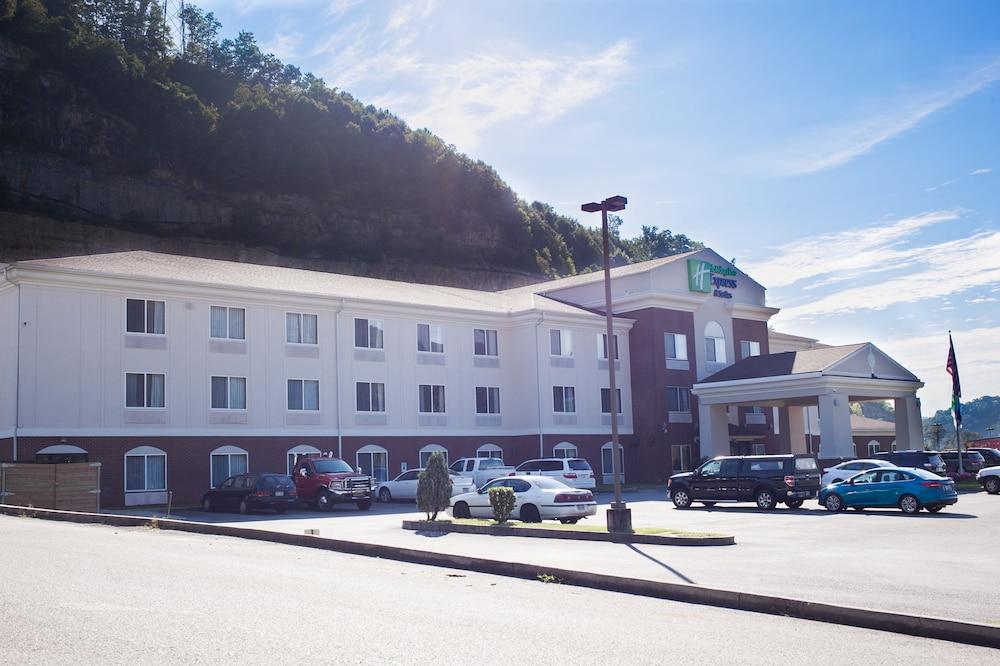 Holiday Inn Express Hotel & Suites by IHG photo 23