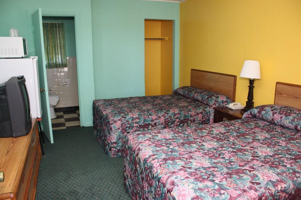 Kenwood Motel photo 3