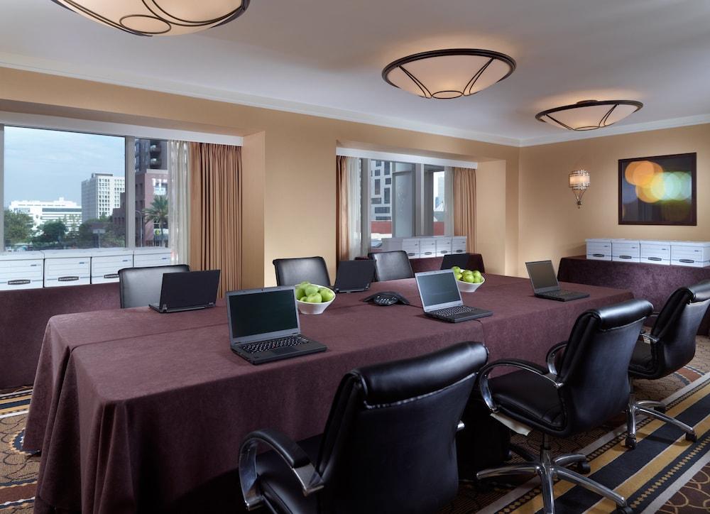Omni Los Angeles Hotel at California Plaza photo 96