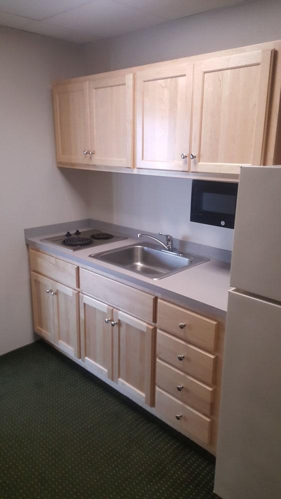 Surf Inn Suites photo 33