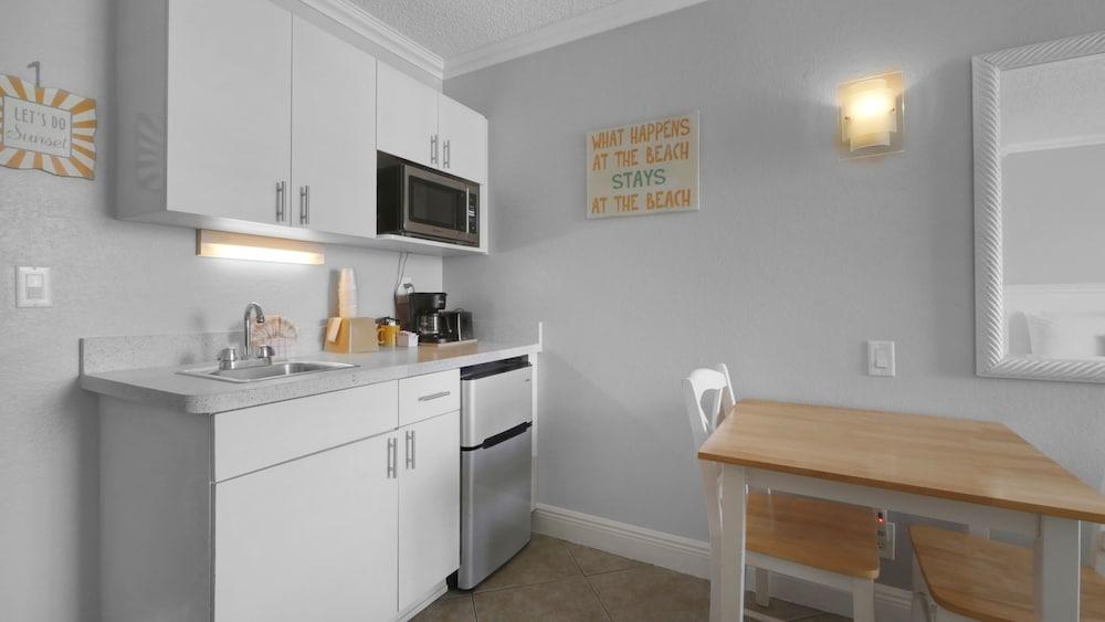 Pelican Pointe Clearwater Beach Hotel photo 36