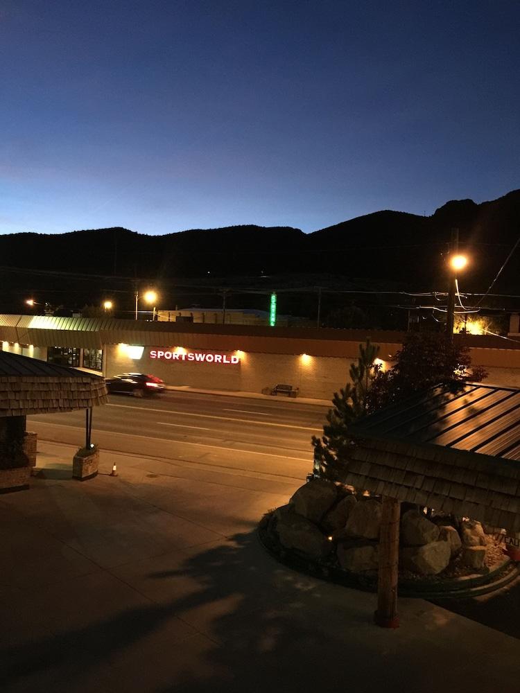 Rustic Inn Motel photo 25