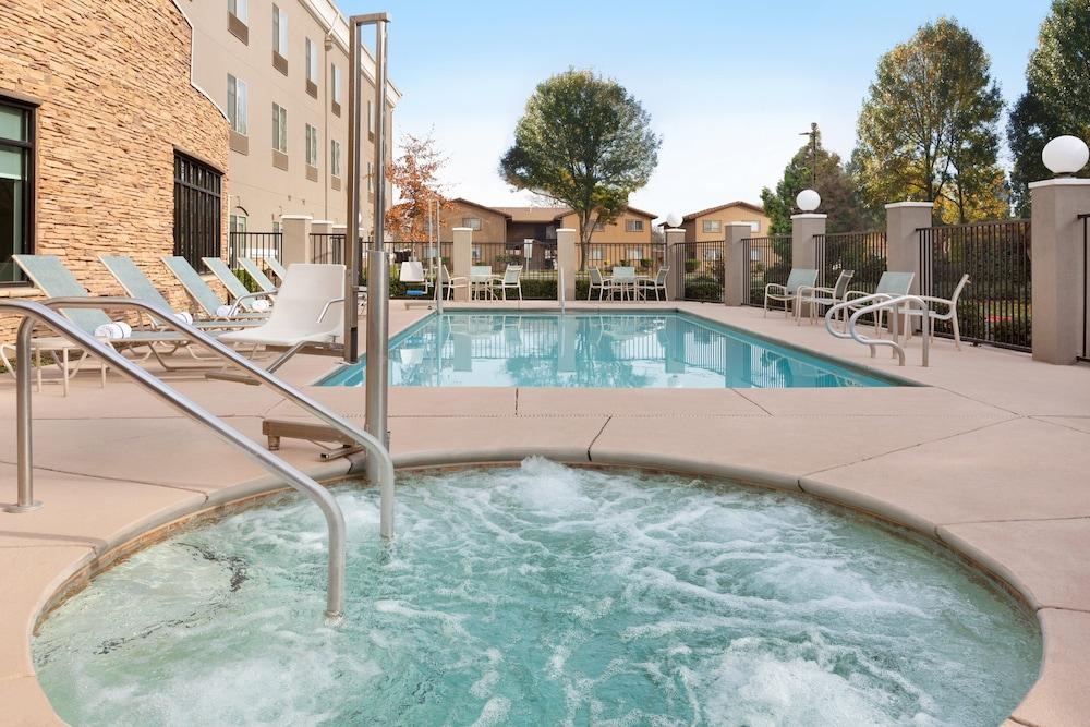 Holiday Inn Express Hotel & Suites Merced by IHG photo 18