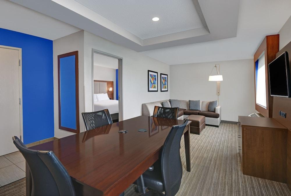 Holiday Inn Express Adrian by IHG photo 16