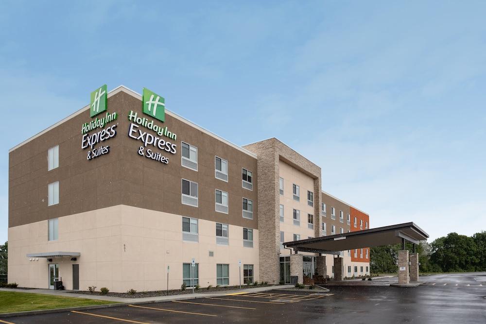 Holiday Inn Express and Suites Burley by IHG photo 1