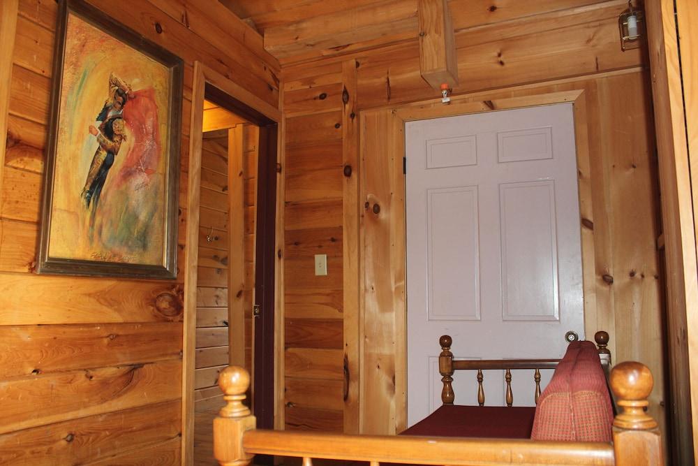 Lake House photo 49