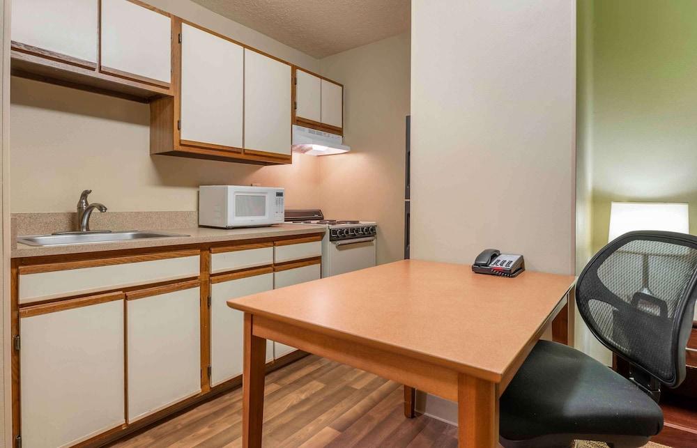 Studio 6 Indianapolis, IN - North Carmel photo 17