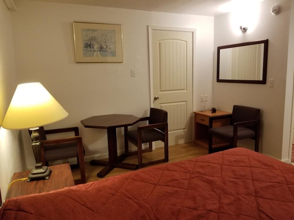 Pacific Lodge Tacoma photo 11