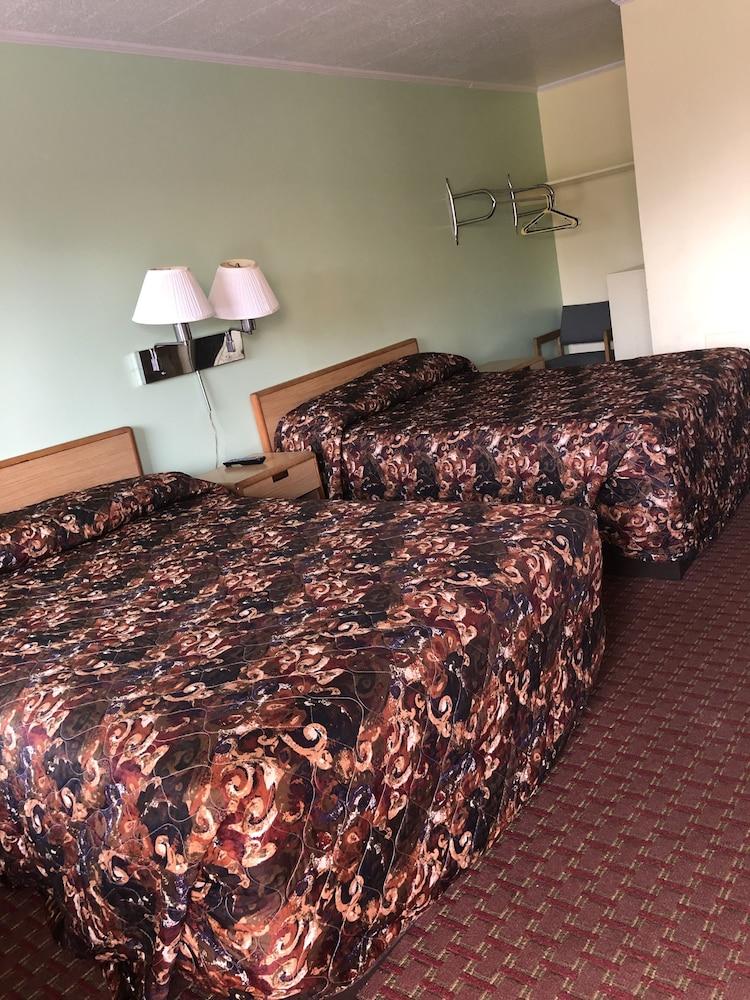 Downtown motel photo 14