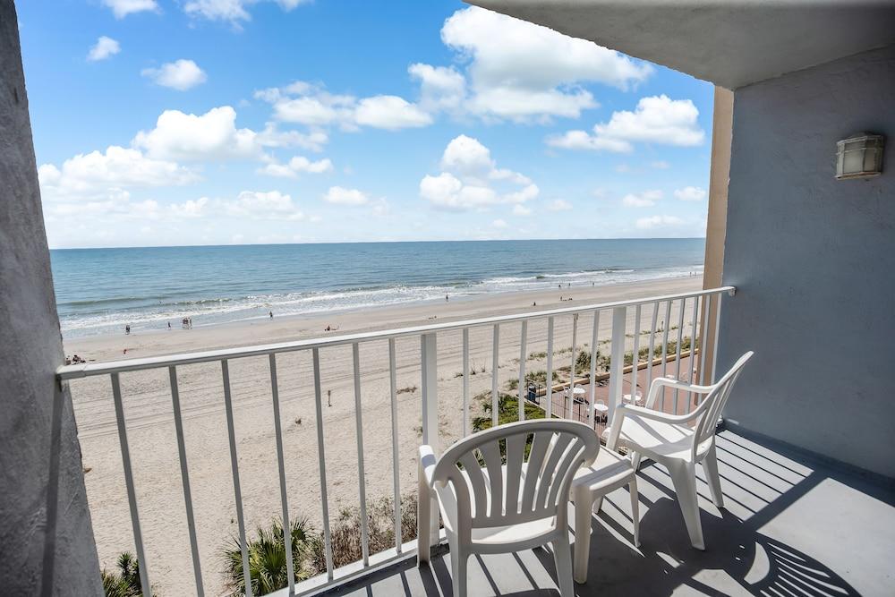 Blu Atlantic Oceanfront Hotel & Suites photo 15