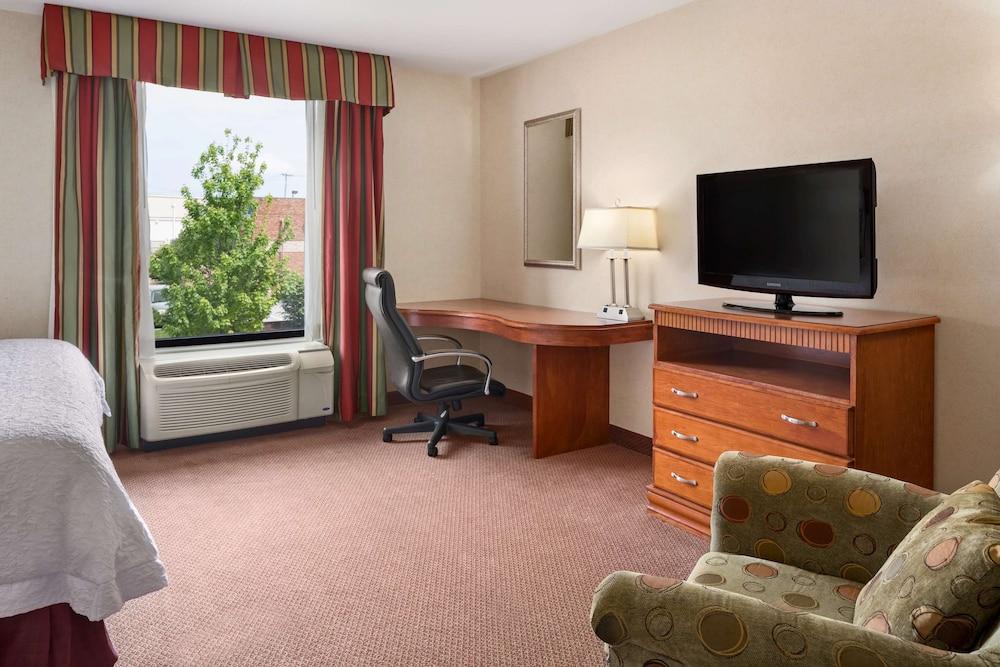 Hampton Inn Belle Vernon photo 55
