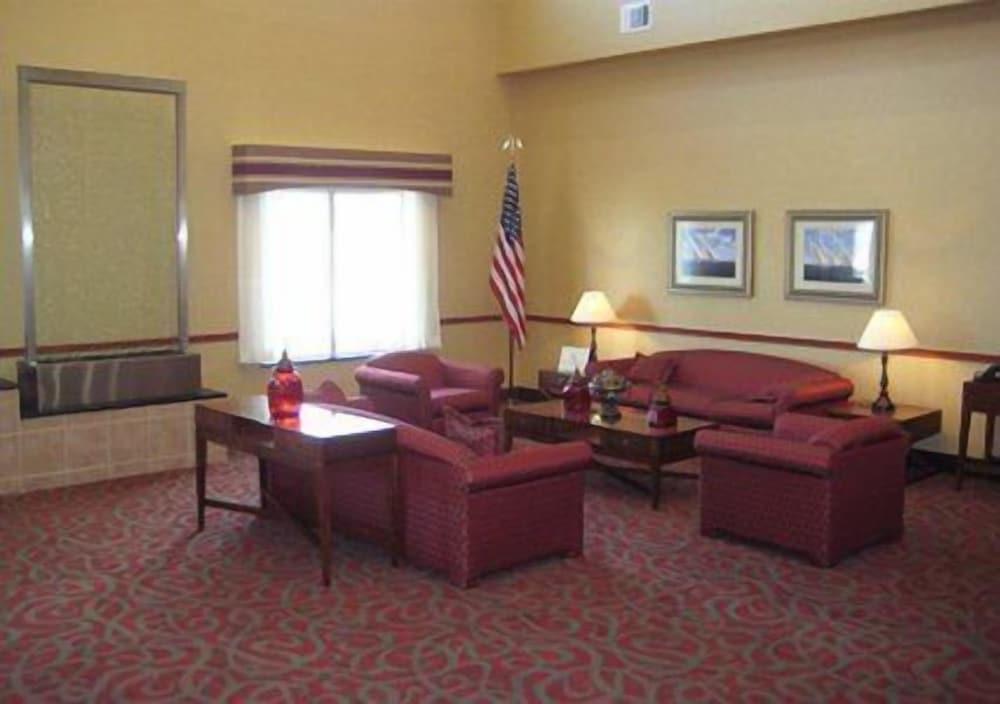 Quality Suites Near Cedar Creek Lake photo 20