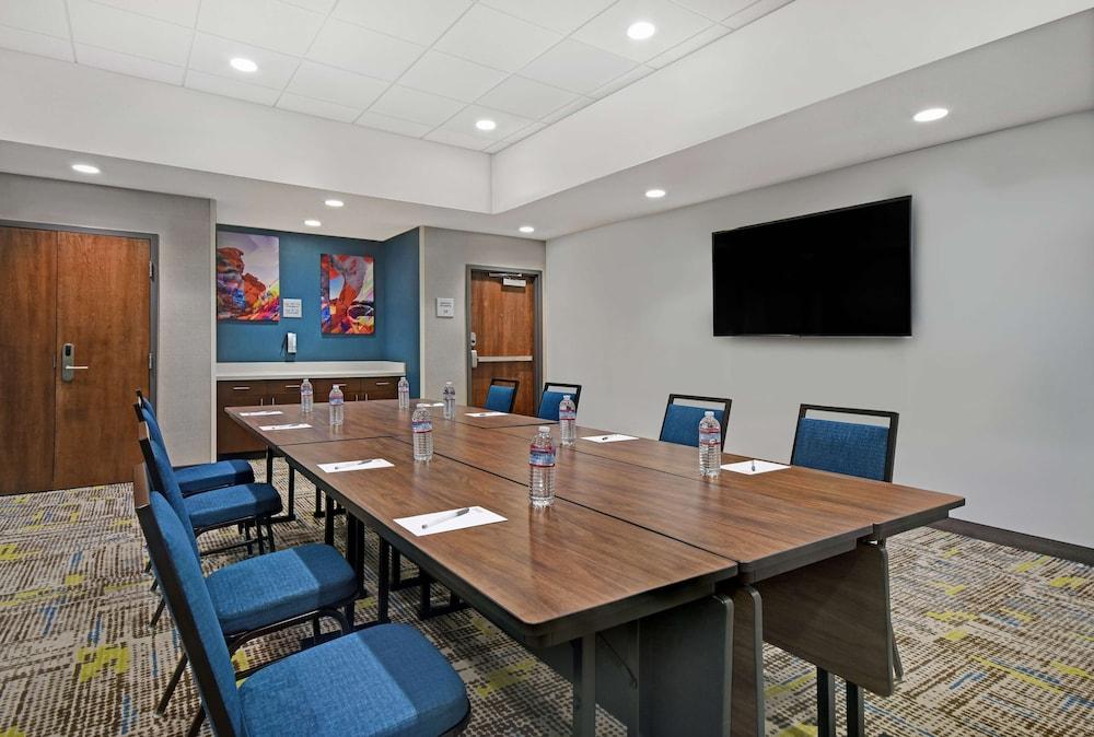 Hampton Inn Las Vegas Strip South, NV photo 40