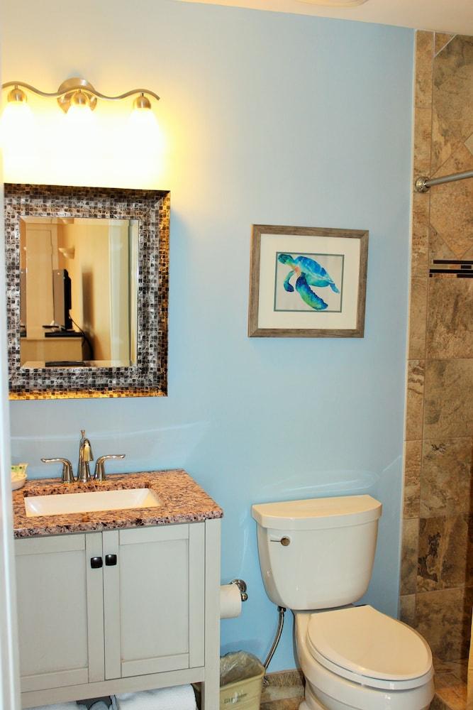 Edgewater Inn photo 20