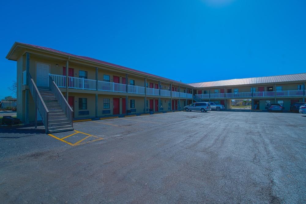 Days Inn by Wyndham Aransas Pass photo 37